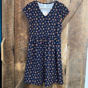 NWT Honey & Lace Navy Blue Floral Casual Cap
Sleeve Dress